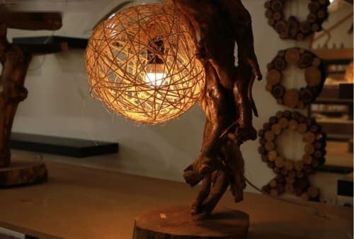 Lampe racine Cèdre d’El Hajeb – Globe végétal et pied organique — vue V