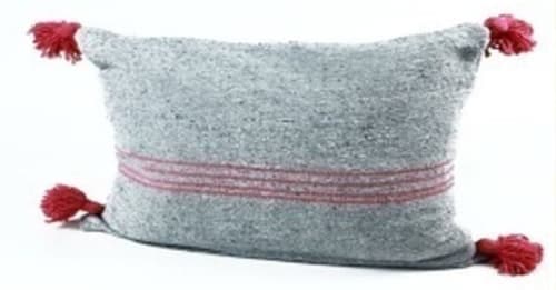 Coussin du Moyen Atlas – Gris perle à fines lignes roses — vue V