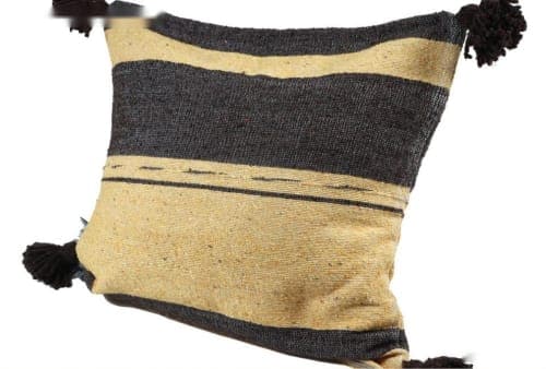 Coussin du Moyen Atlas – Sable & anthracite à pompons noirs — vue V