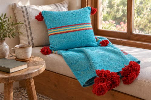 Ensemble plaid & coussin du Moyen Atlas – Bleu turquoise & pompons rouges — vue IV