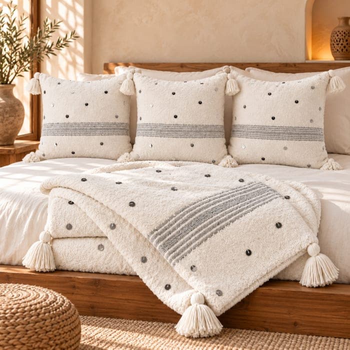 Ensemble plaid & 3 coussins du Moyen Atlas – Blanc nacré à sequins
